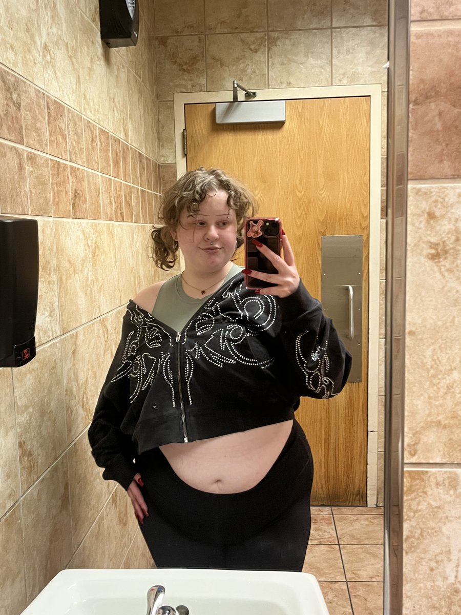 mily ⋆˖⁺🍓‧₊ tweet media