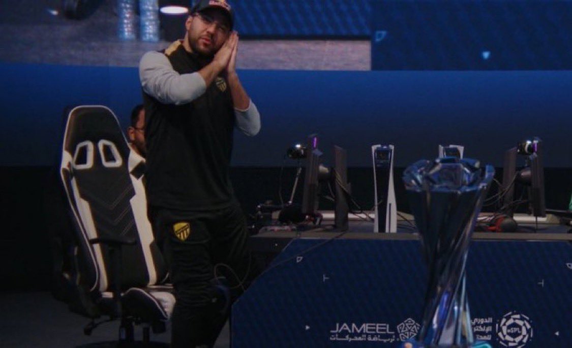 𝙊𝙢𝙖𝙧. tweet media