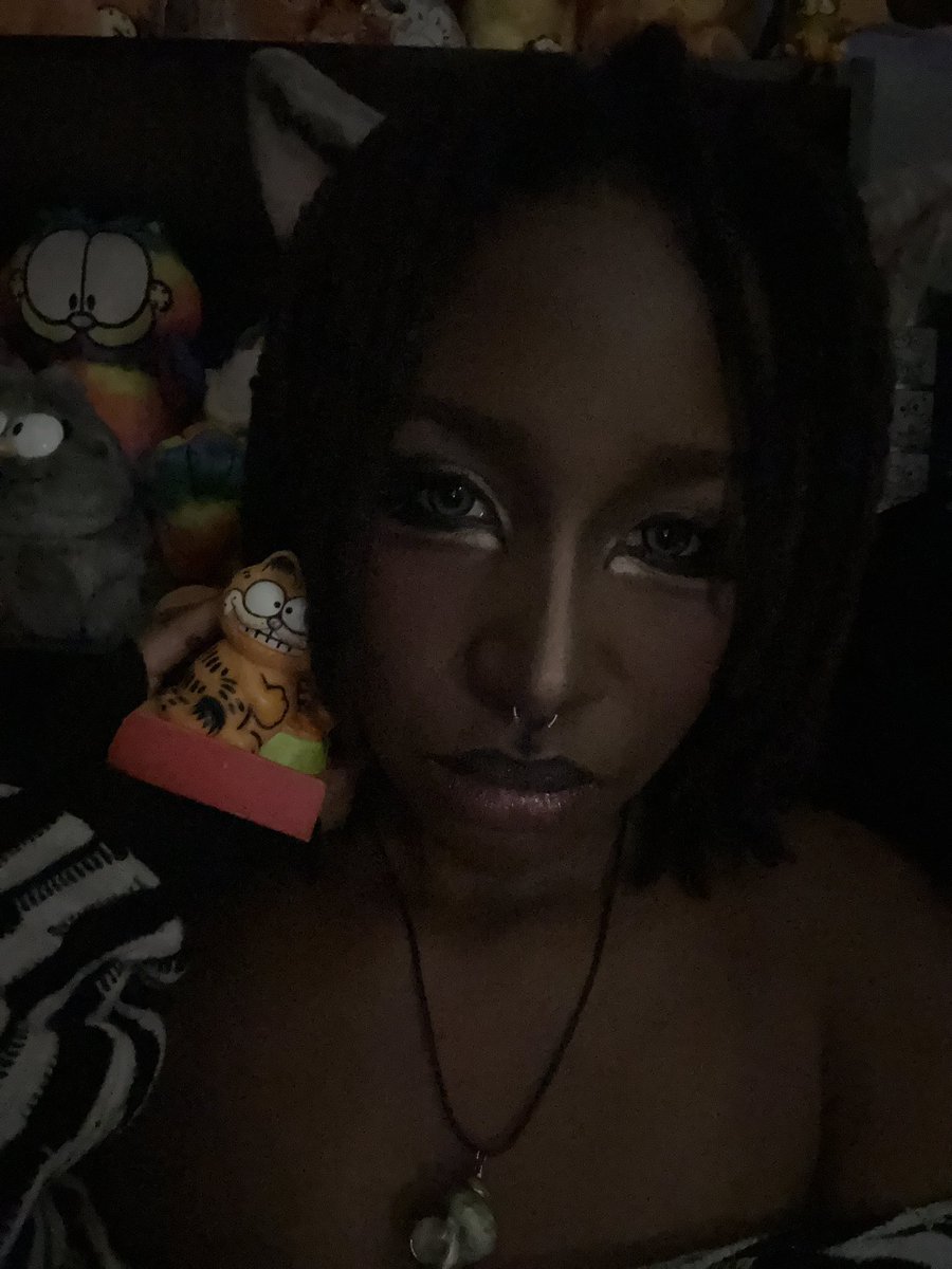 txsmlvrr's tweet photo. I only come back to post my face https://t.co/ZF7SeyTHen