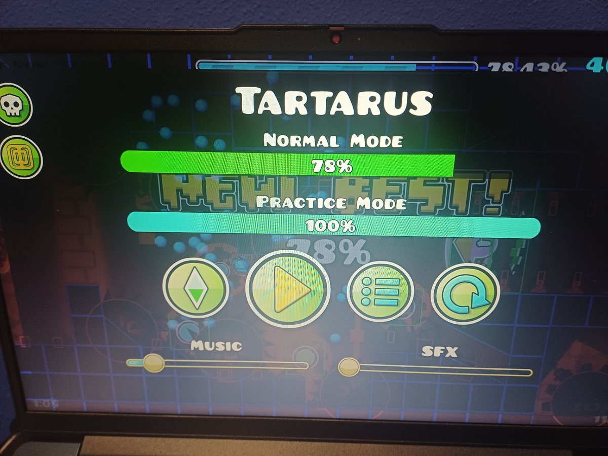 TheSantyyy tweet media