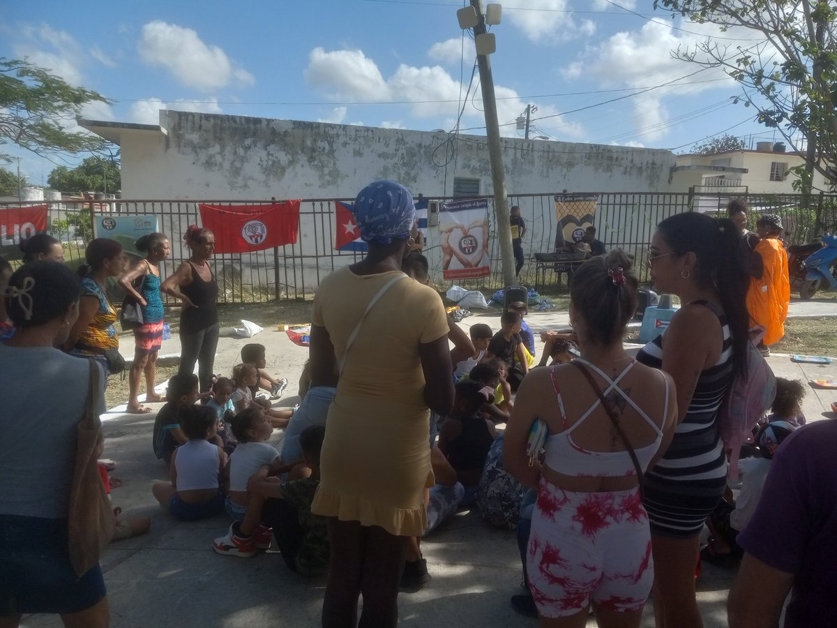 Alainrobert0681's tweet photo. La UJC y la OPJM de fiesta celebrando los aniversarios 64 y 65 de creadas, #CubaEstáFirme #CubaNoEstáSola #CubaVencerá 
🇨🇺🇨🇺❤️🇨🇺🇨🇺 https://t.co/G8jM9JXcWI