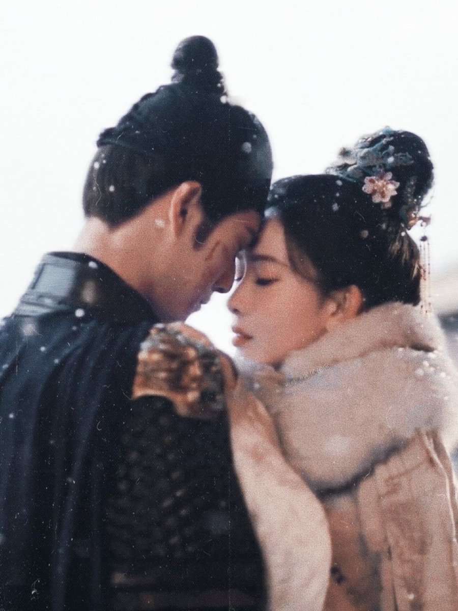 sdramanotes's tweet photo. 🌸 #Blossom ı bitirdim. Başlarda saray entrikalarına çok sıkıldım ama izledikçe açıldı dizi, çift çok uyumluydu,generalin kıza bakışı, kızın generalin bu yaşamını korumaya çalışması, generalin saçına aklar düşmesindeki arka plan 🫠 
 [#LiYunRui #MengZiyi #SongMo ] https://t.co/TRy8Dv7AkY