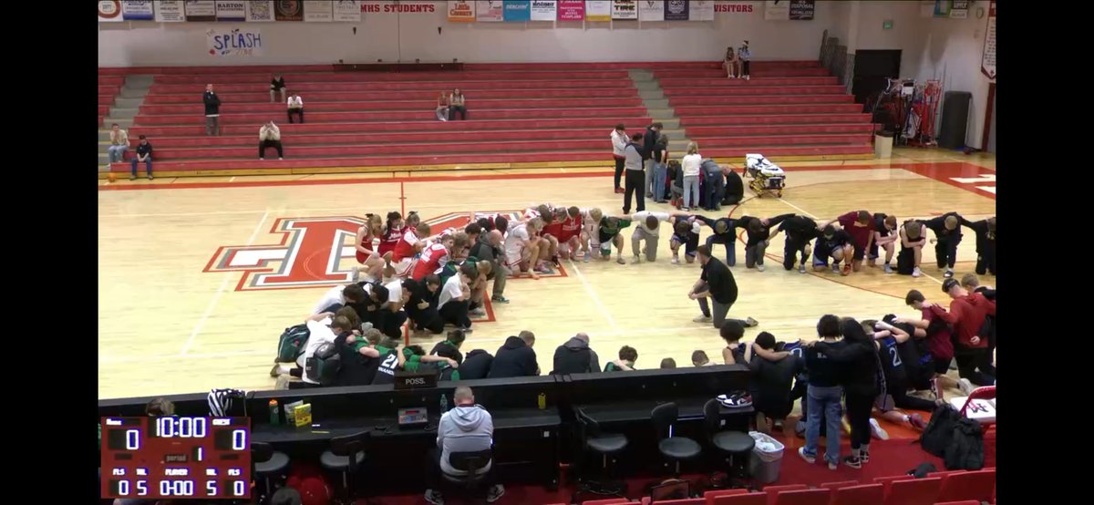 CPatten89908's tweet photo. Story: One of my players suffered a pretty traumatic injury during a pre-season tournament game.Prayer is what came to my mind. The whole gym gathered to plead for that young man. One the most amazing spiritual experiences of my life. 
Basketball brings faith and community✝️ https://t.co/xQtbu5HMxX