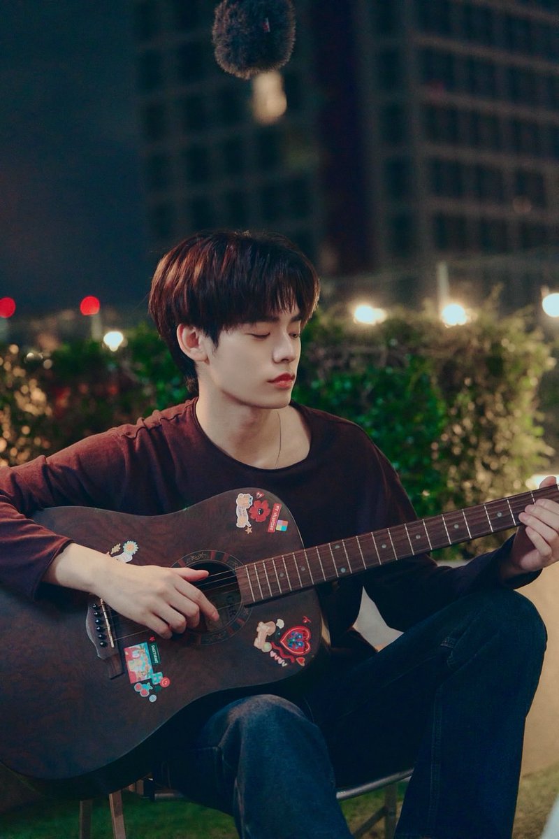 For POR SUPPAKARN ❄️ tweet media