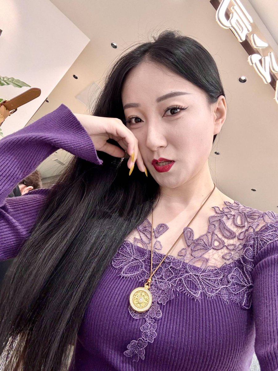 selcansoncul's tweet photo. 你把你的第一次给姐姐，姐姐永远是你心里的白月光，我用自己的身体换你一夜无眠 https://t.co/yWod6uTILy