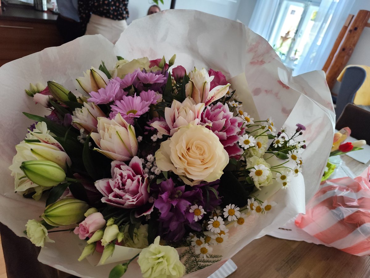 Popsaný papír tweet media