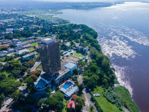 GallasMusic's tweet photo. Hama hamwe ngutembereze KINSHASA, urebere HOTEL zinyenye 5, Iyi nimwe muri TOP5 hotels zikomeye muri Kinshasa igihugu Imana yahaye umugisha🇨🇩👌.
##Mboka na ngai ya bolingo.
Proud of my country🇨🇩❤️❤️ https://t.co/zLyFZn1tre