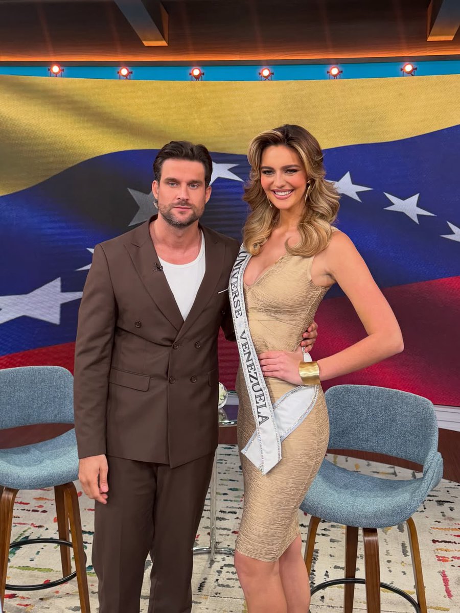 MissVToday's tweet photo. Miss Universe Venezuela 2025, Clara Vegas Goetz en el programa Hoy dia en Telemundo 🎥🇺🇸🇻🇪✨
#MissVenezuela #MediaTour https://t.co/Cy02AyVV7T