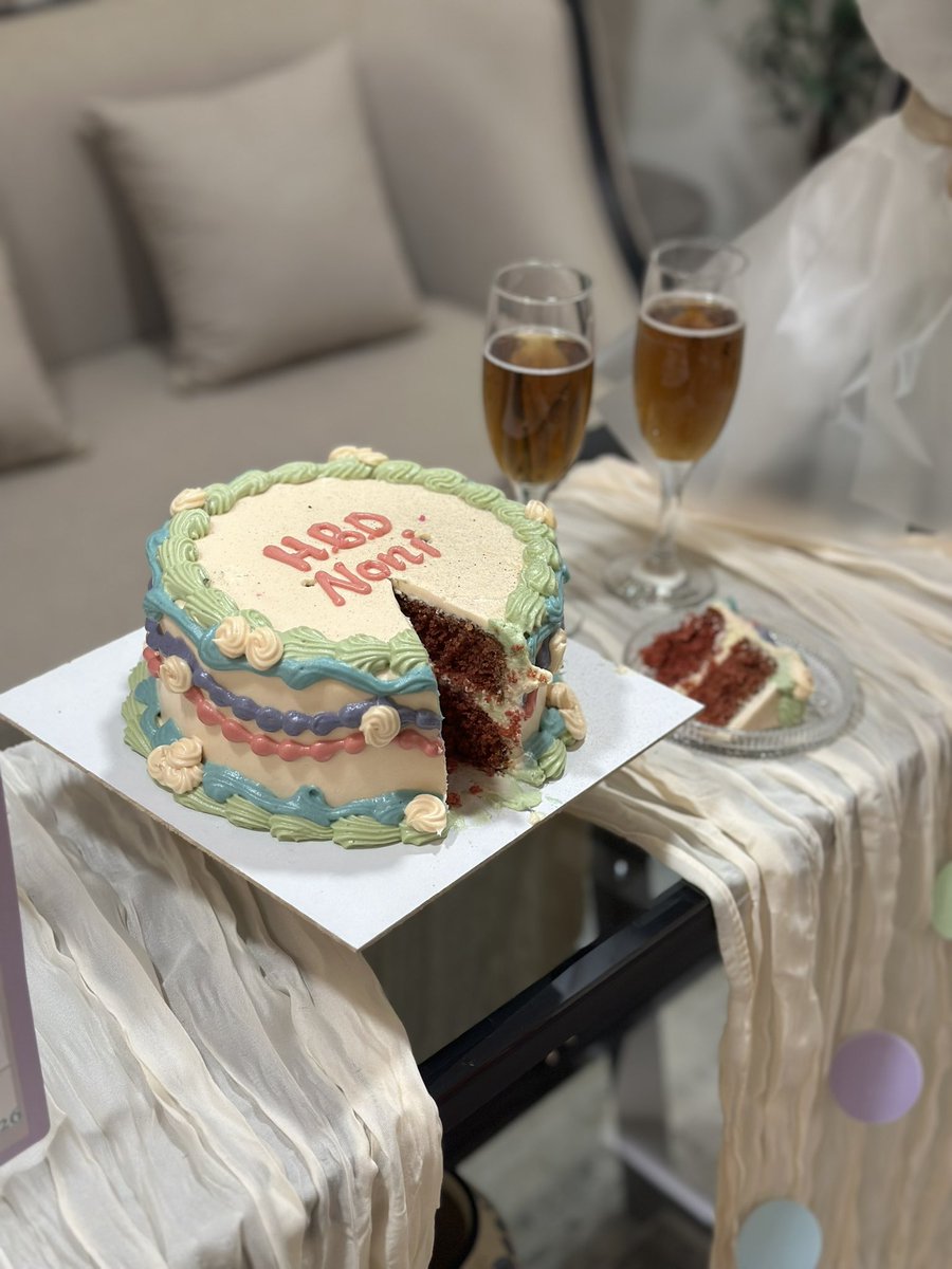 lightt44's tweet photo. It's my birthday 🥳

ويارب سنه حلوه ❤️✨ https://t.co/hxIceLh94M