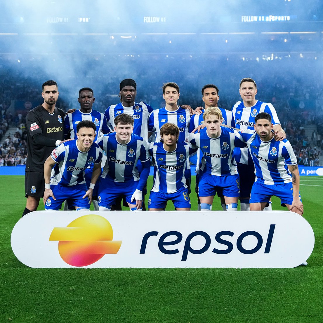 FCPorto's tweet photo. O nosso 11 para o #FCPFCF 🐉 https://t.co/HqYXvQpUEa
