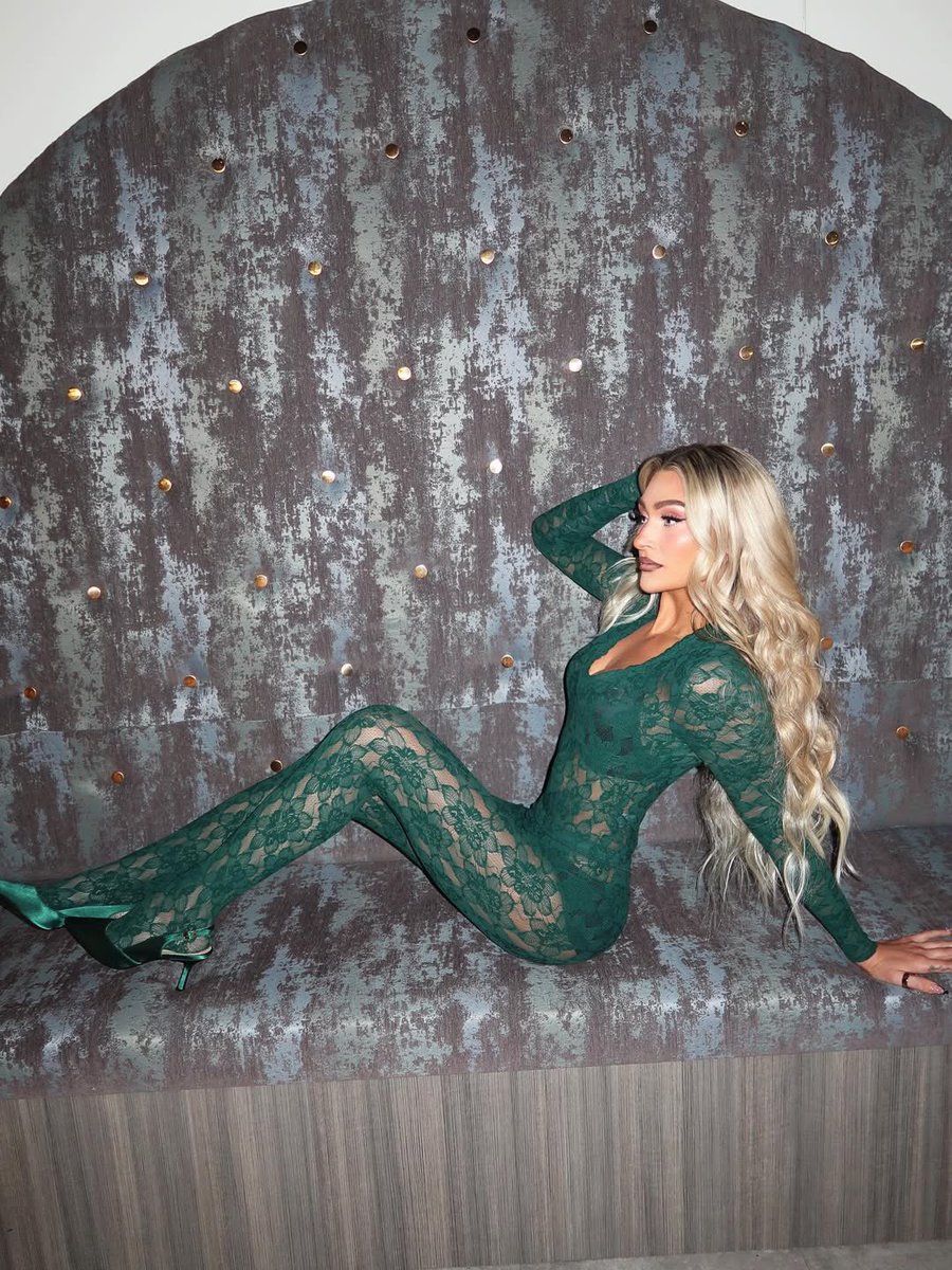 𝓘𝔃. tweet media