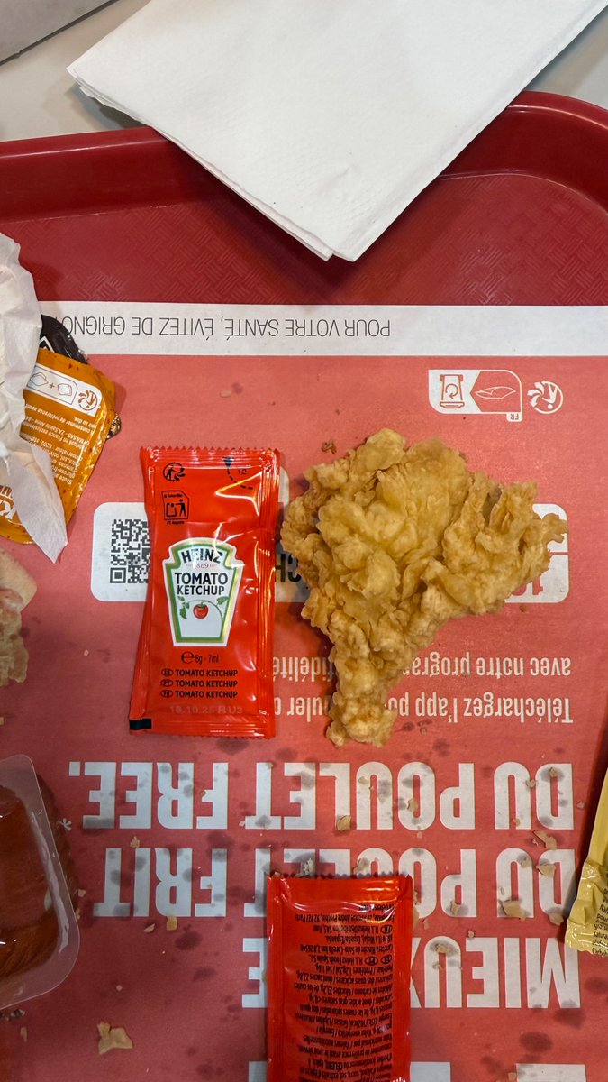 EquZy__'s tweet photo. Peut être les tenders XL c'est une légende (ils faisaient TOUSSSSSSSSSSS la taille d'une petite sauce)

Merci @KFCFrance j'ai envie de crever pour ce délicieux poulet (non). A fuir https://t.co/Kae3k05m41