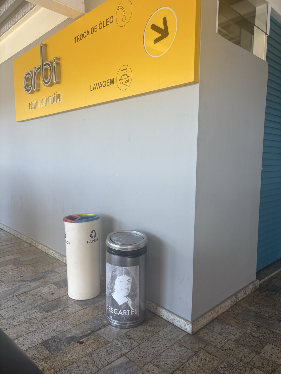 isiscaniello's tweet photo. Lixo da posto de gasolina do me país Botucatu! https://t.co/QOF2Dy2NFI