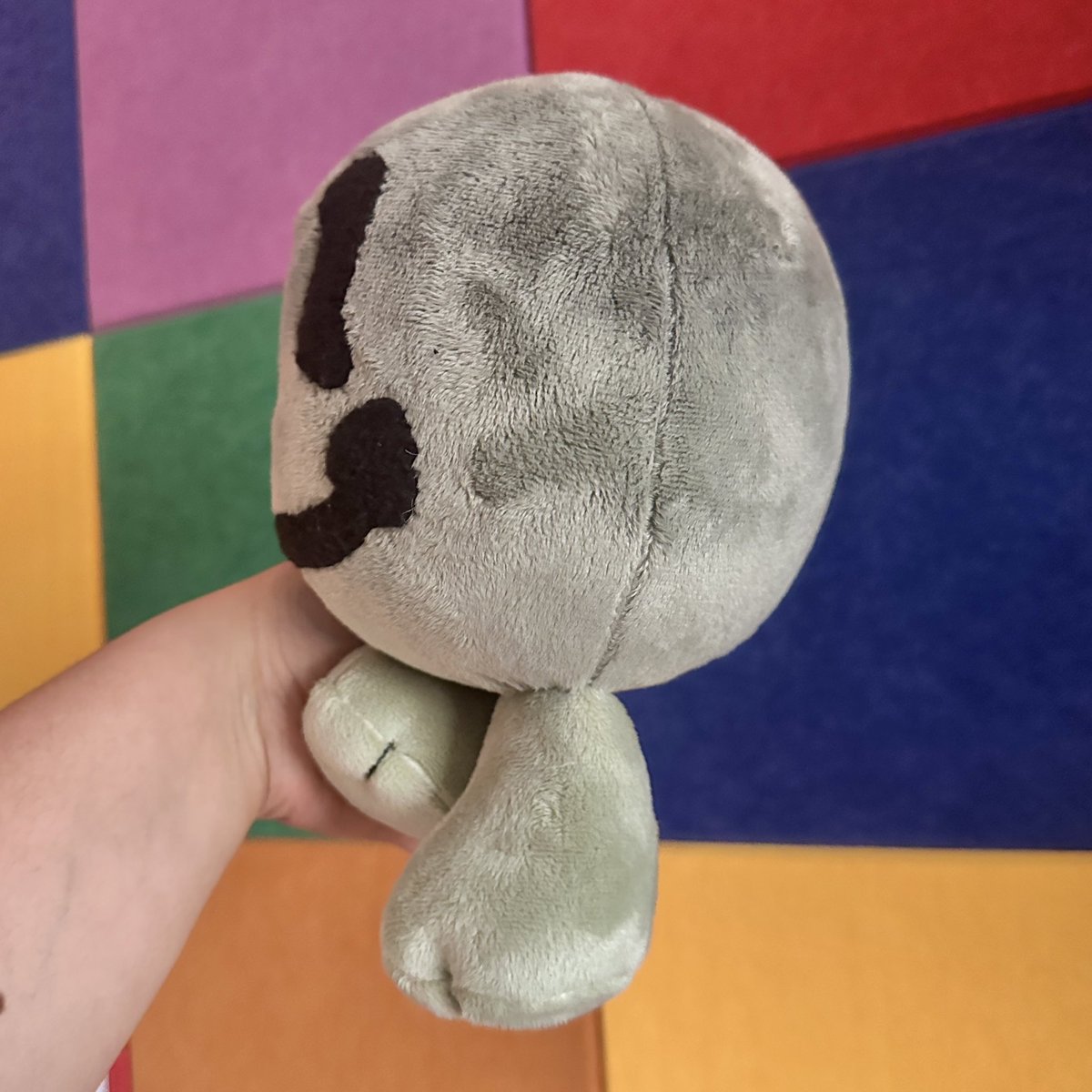 roobzmakesstuff's tweet image. Meet Bamella!
A silly custom Glaggle variant :3

I never knew there were different variants of Glaggles still I started getting custom requests :0

#glaggle #glaggleland #plushies #handmade #stuffedanimals