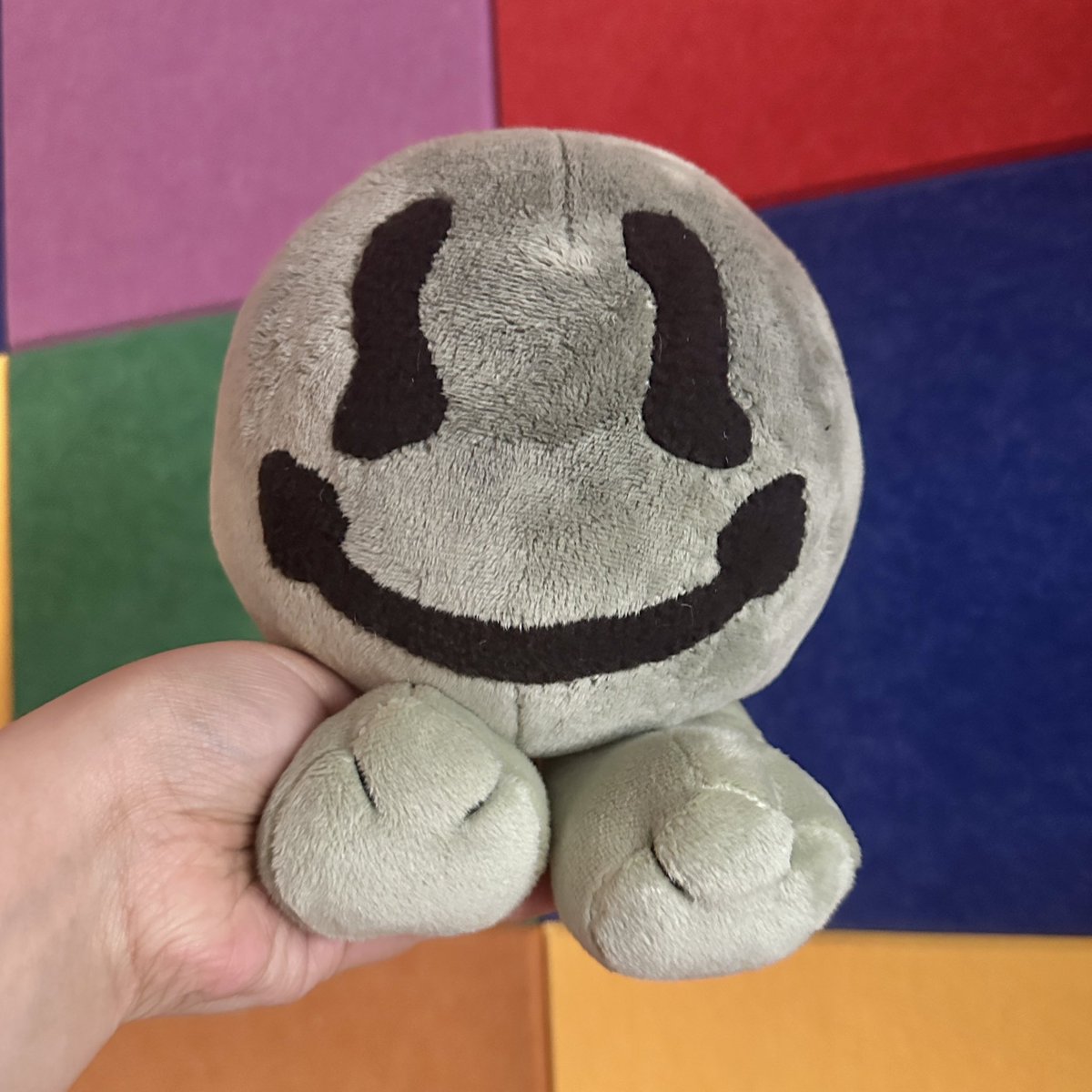 roobzmakesstuff's tweet image. Meet Bamella!
A silly custom Glaggle variant :3

I never knew there were different variants of Glaggles still I started getting custom requests :0

#glaggle #glaggleland #plushies #handmade #stuffedanimals