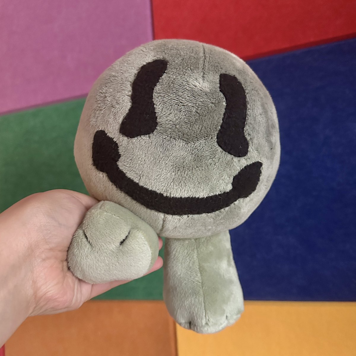 roobzmakesstuff's tweet image. Meet Bamella!
A silly custom Glaggle variant :3

I never knew there were different variants of Glaggles still I started getting custom requests :0

#glaggle #glaggleland #plushies #handmade #stuffedanimals