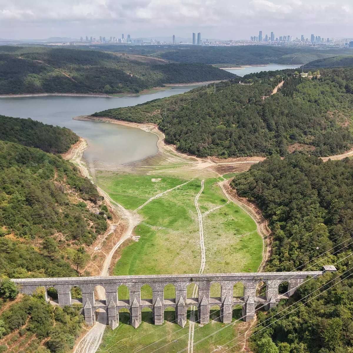 SİYAH SANCAK tweet media