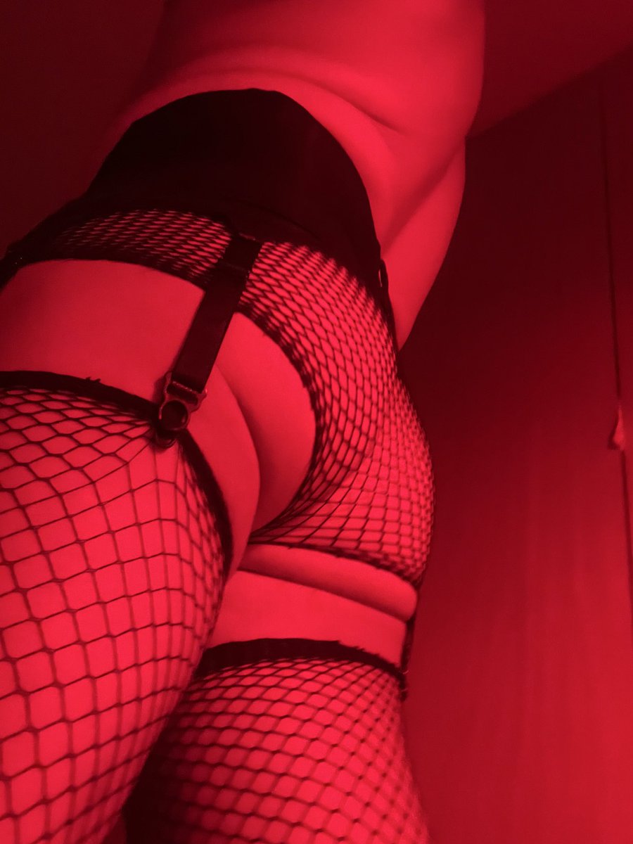 sweetcupcock's tweet photo. Let’s Play?! 🔺🔺 https://t.co/74mk0VZv9r