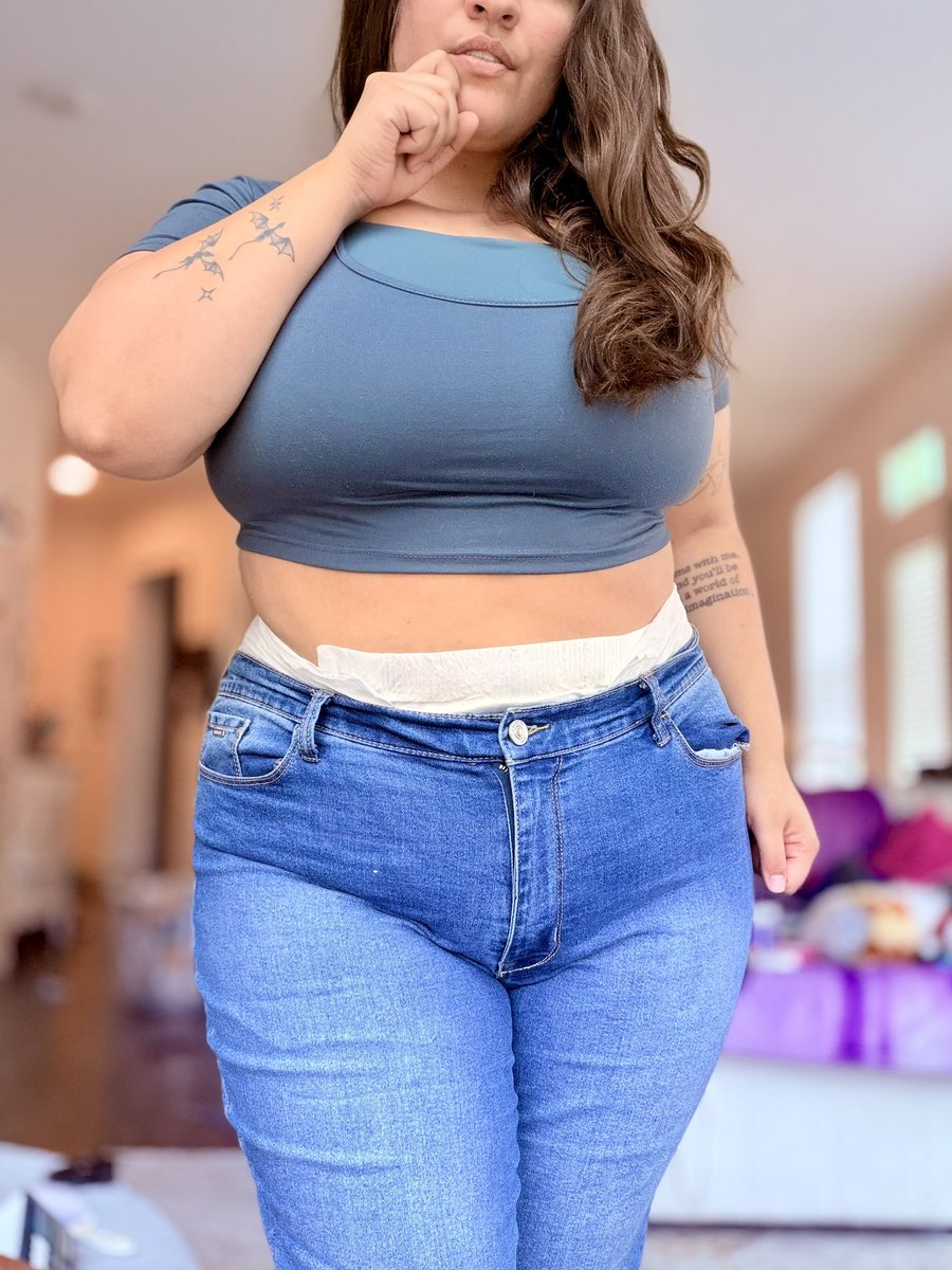 professional ankle-biter 🐶 tweet media