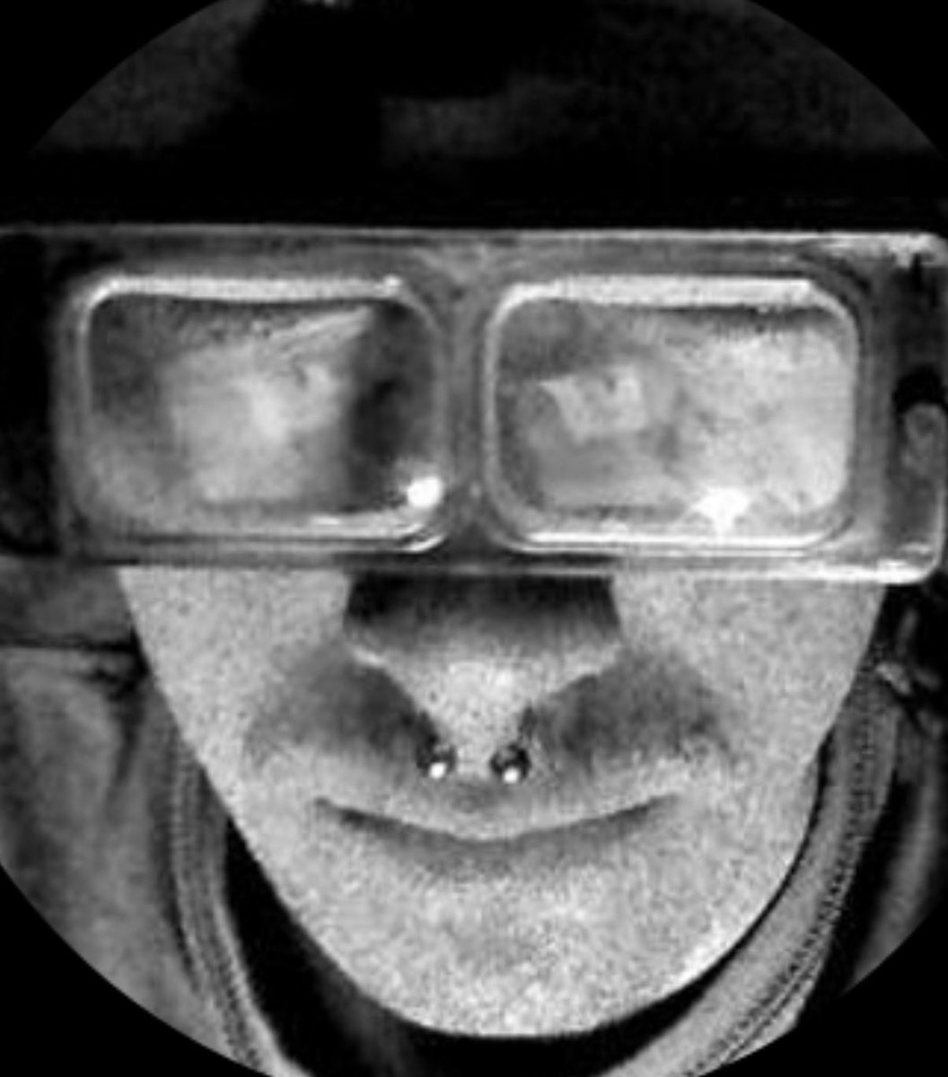 GaslightSonata tweet media