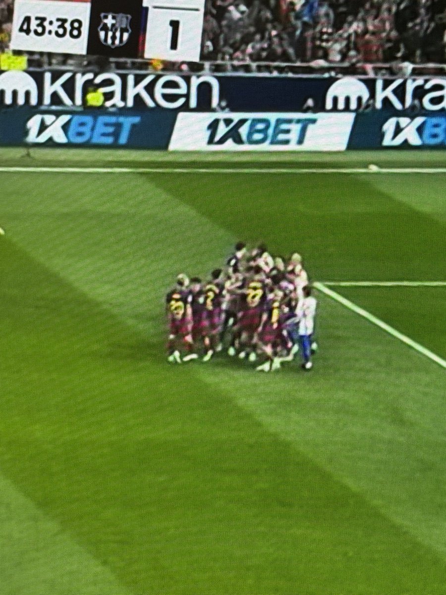 Loguito Fcb tweet media