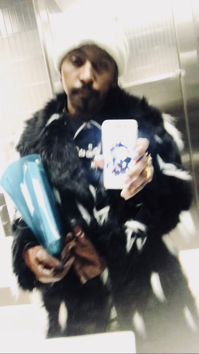 The2eyedman's tweet image. 🐣 CAPICHE CHE è EASTER: 🐇 Happy Easter for tomorrow🥂side pics taken 4/3/26

#LetsFreeBeyonceFromJayZ  🪓
#LetsFreeBeyonceKnowlesFromJayZ #Killuminati #Beyonce #Jesus #God 
#SuperlativeOrderSuperhuman
#Congress #TheUN #TheSenate  
#StopGunControl #FreeBeyonce #JustKOSweCare🎖