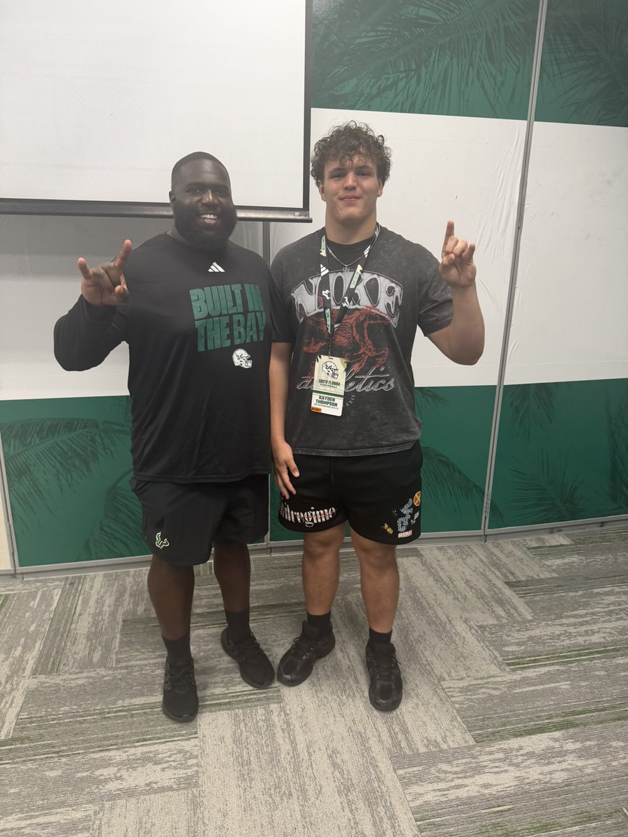 KaydenT44's tweet photo. Had a great time @USFFootball this weekend! Big thank you to @Big_Glitch for the things i learned! #gobulls #gottagetthose https://t.co/Uybf5tpKU7
