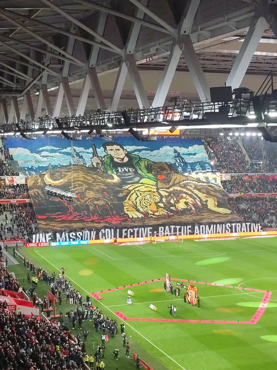 UltrasMadeinFR's tweet photo. ⚽ Lille - Lens 
📢 Le tifo des Dogues Virage Est pour ce derby du Nord !
📆 Samedi 4 avril

#LOSCRCL https://t.co/ZngMUggOeT
