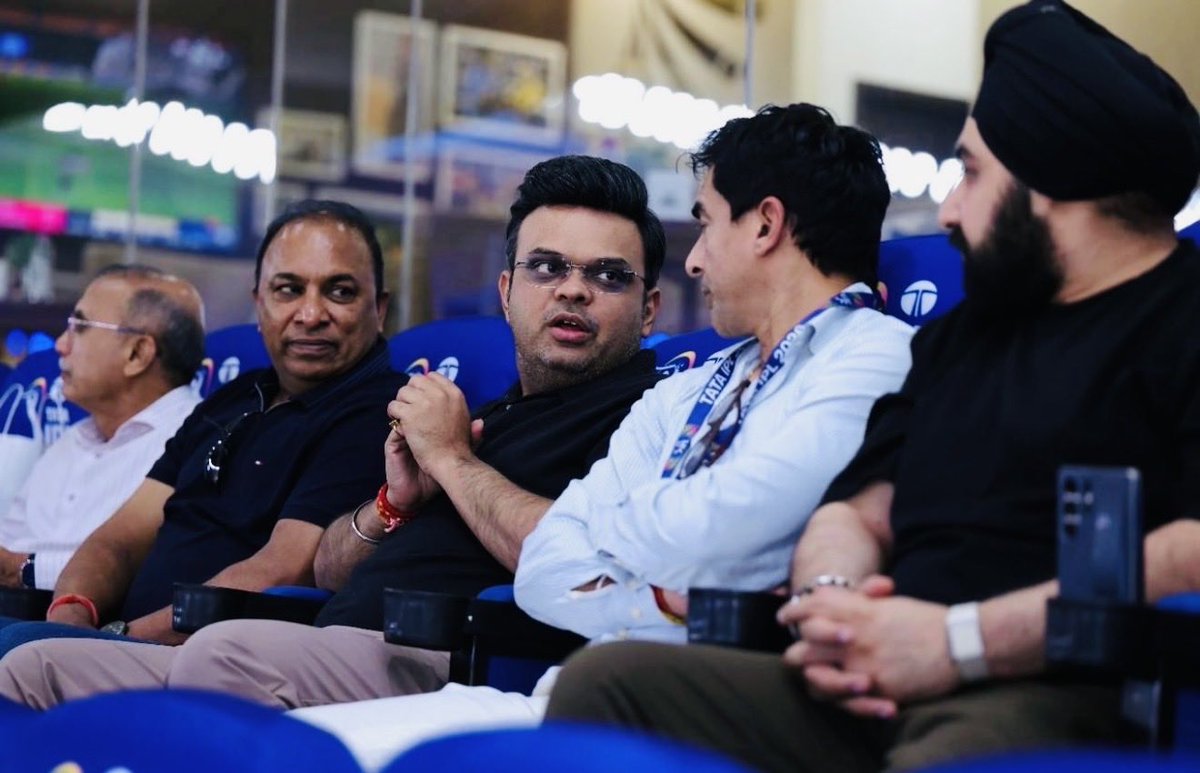 MithunManhas5 tweet media