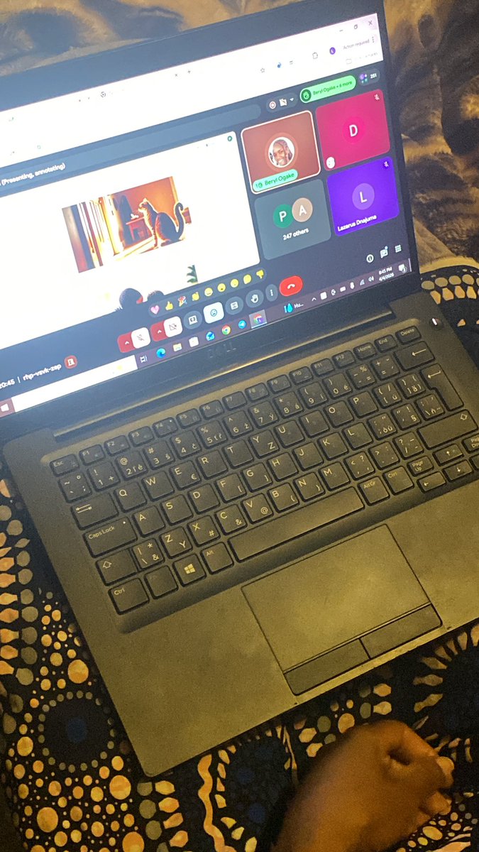 ZeusTHEgreat tweet media