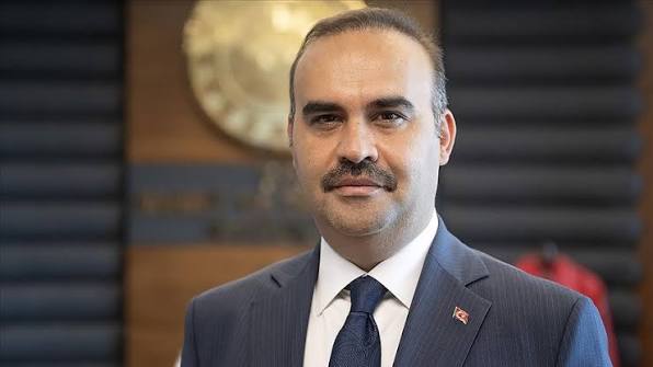 PiyasaTturkiye's tweet photo. 🔴 Sanayi Bakanı Fatih Kacır:
"Alüminyum sektörümüz Avrupa’nın 1 numaralı alüminyum üretim ve işleme üssü konumuna erişecek."
#Tuclk #Dmsas #Cusan #Poltk #Assan #Eti #Pekintas https://t.co/h9xyqabaFD