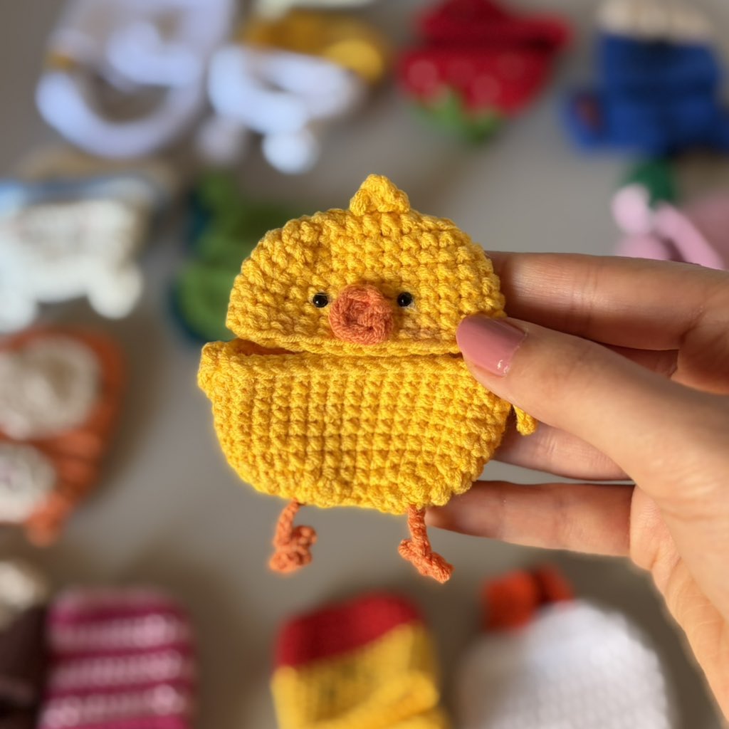 کار من کاملا وابسته به اینترنت بود و الان حدودا ۳ ماهه که درآمدی نداشتم=“((
اگه عروسک، کلاه، شالگردن و… بافتنی خواستین، میتونم براتون  ببافم🤍✨

سایتمم بالا نمیاد و اتصالم پایدار نیست، تو بله باهام در ارتباط باشین: caraknits