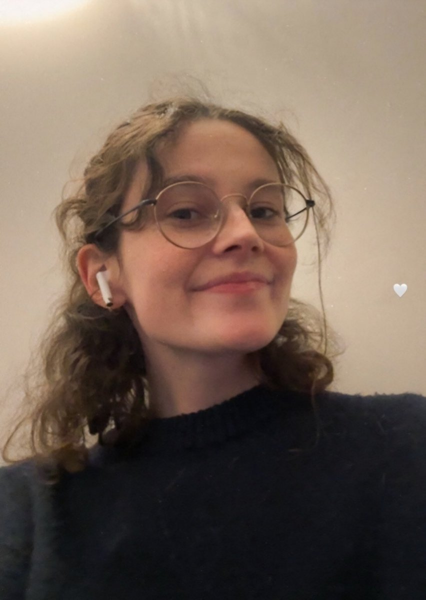 lisa21973's tweet photo. @BLorol42981 à jouie comme une salope en #wankbattle sur ça propre sœur Loélia 25 ans. Humilier le en dégradant ça soeur https://t.co/VR8xK6Xb18