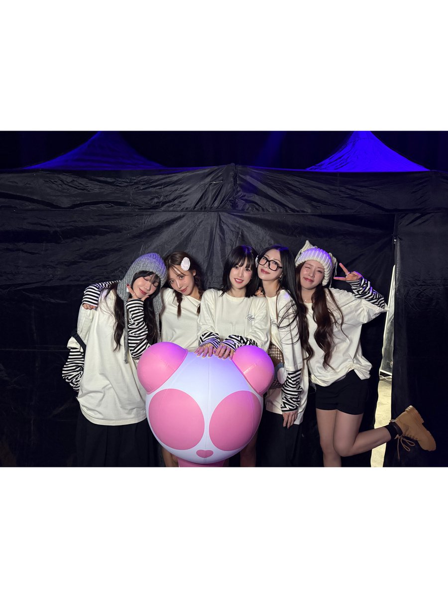 clara e taeyeon;clara vai pro rh 💖 tweet media