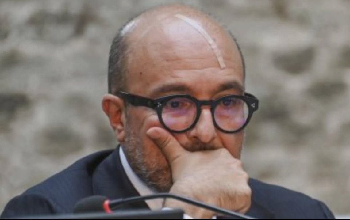 MimmoAltomare's tweet photo. L'ex ministro #Sangiuliano ha  commentato negativamente lo stato del ministro #Piantedosi aggiungendo in oltre che questo tipo di "relazioni" lasciano nella vita i delebili cicatrici... https://t.co/GhhFyXsvHe