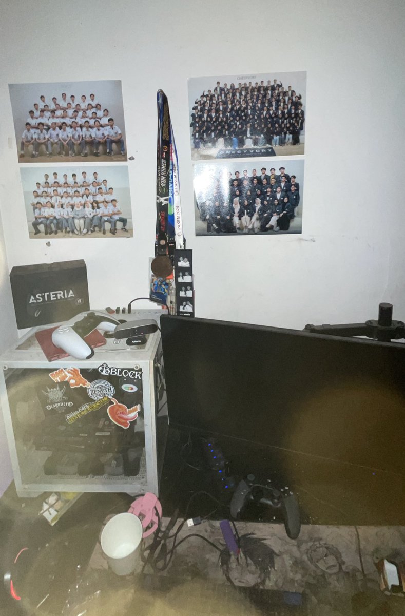 akusudjatimera💫 tweet media