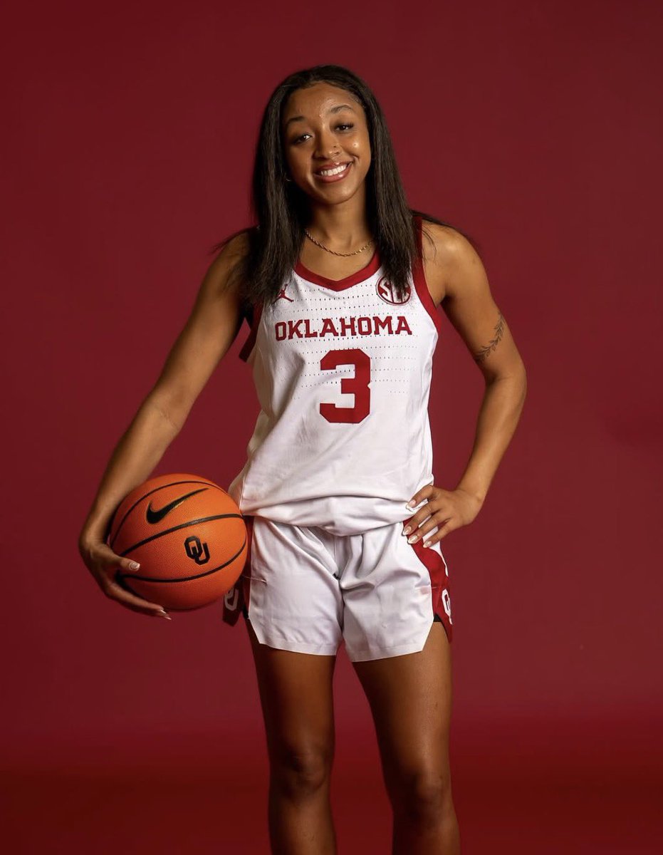 I talk hoops 🏀 tweet media