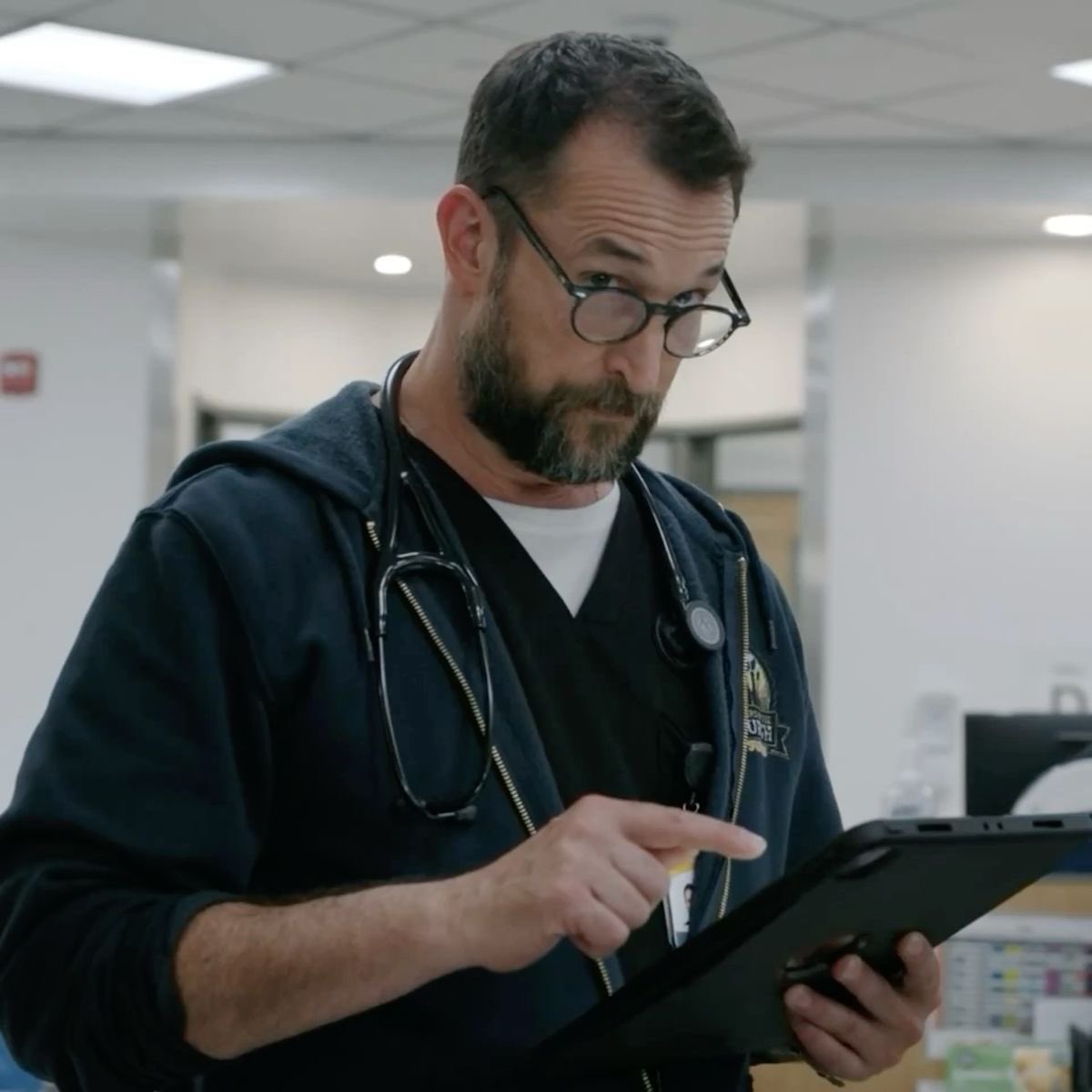 thefateofelle's tweet image. dr michael robinavitch and ssa jason gideon; we start s1 with one haunted by the death of his mentor and the other by giving the order that blew up six of his agents. we see them slowly but surely crashing out until they possibly leave and die. (🙏)