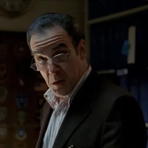 thefateofelle's tweet image. dr michael robinavitch and ssa jason gideon; we start s1 with one haunted by the death of his mentor and the other by giving the order that blew up six of his agents. we see them slowly but surely crashing out until they possibly leave and die. (🙏)