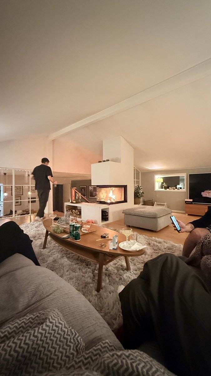 Alexander tweet media