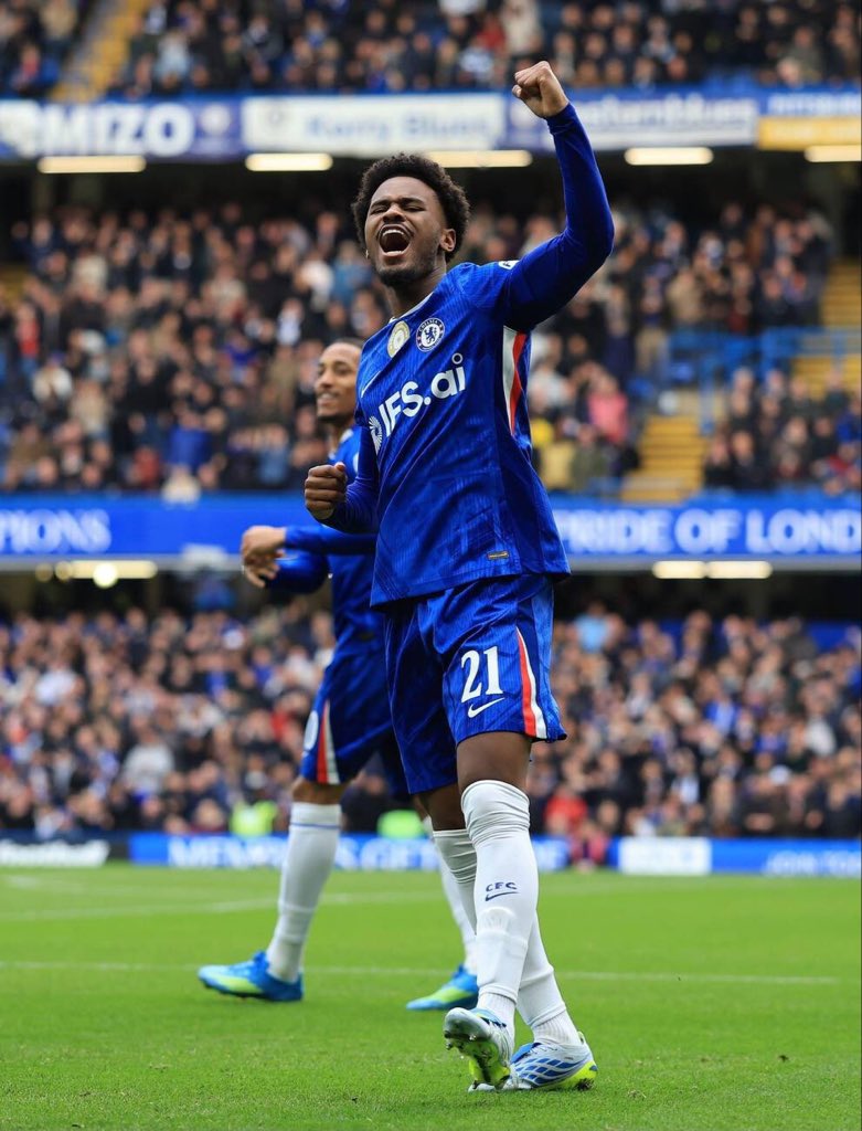 Just Chelsea tweet media