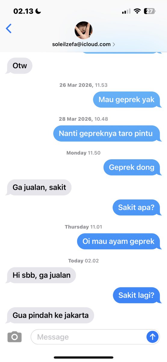 XOkitteu's tweet photo. #marhoon wherein soleil (jh) penjual ayam geprek di new york yang jadi langganan maikho (mrtn) tapi tiba-tiba soleil pindah ke jakarta trs ternyata yang kangen bukan cuma maikho ups https://t.co/fzDqfSFezo