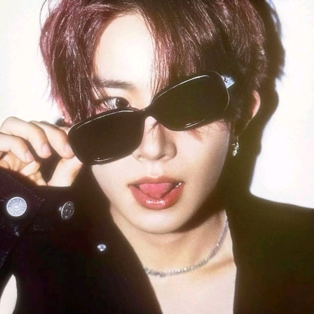 aolerm 🧡 tweet media