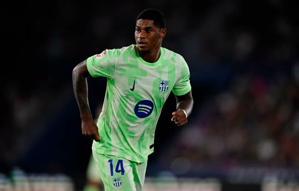 HALF-TIME 
Atlético Madrid 1–1 FC Barcelona
-----------------------------------
Goals:
⚽ Giuliano Simeone (39’)
                            ⚽ Marcus Rashford (42’) 
------------------------------------------