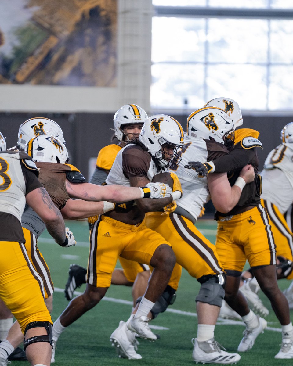 Wyoming Cowboy Football tweet media