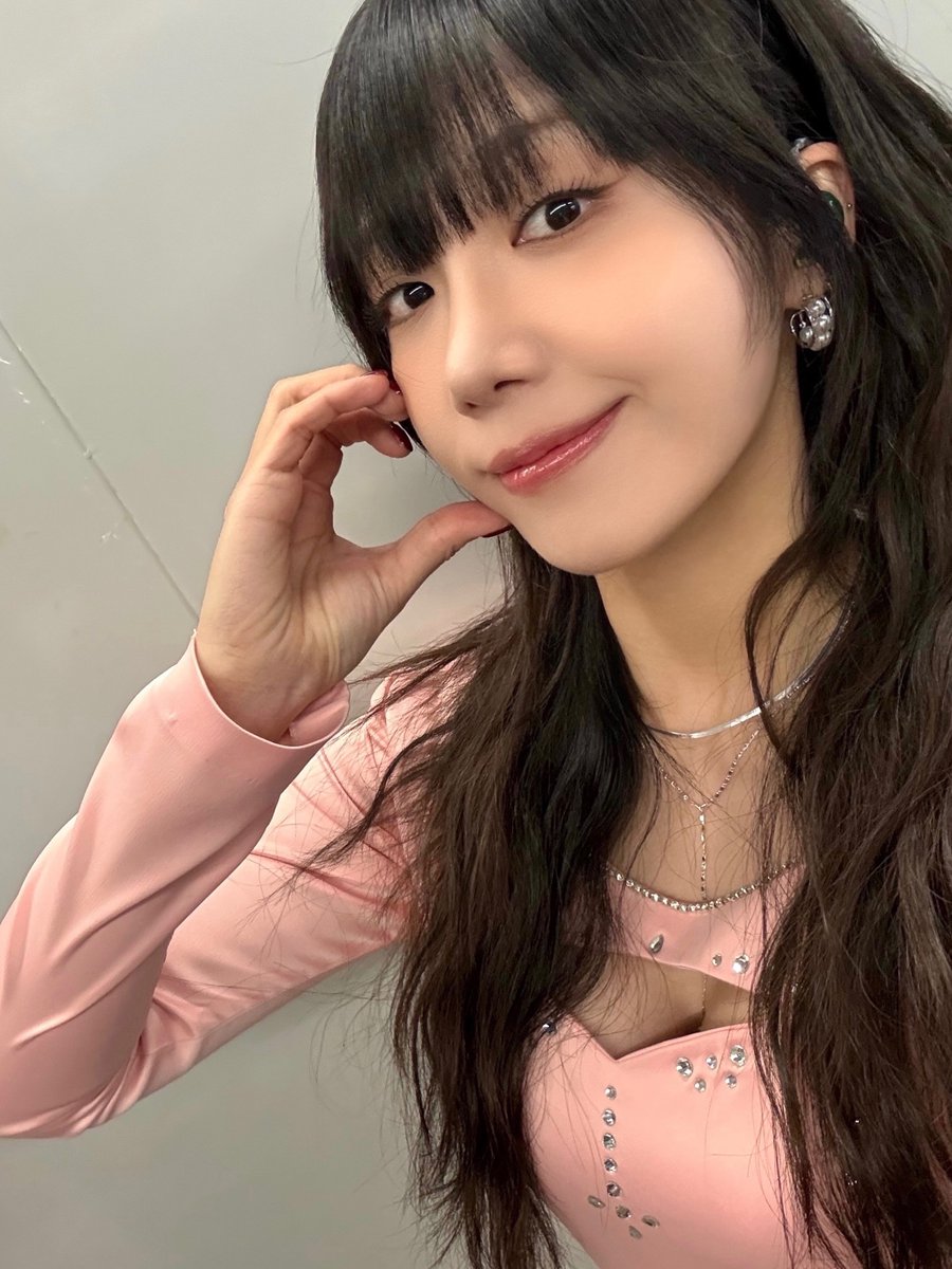 clara e taeyeon;clara vai pro rh 💖 tweet media