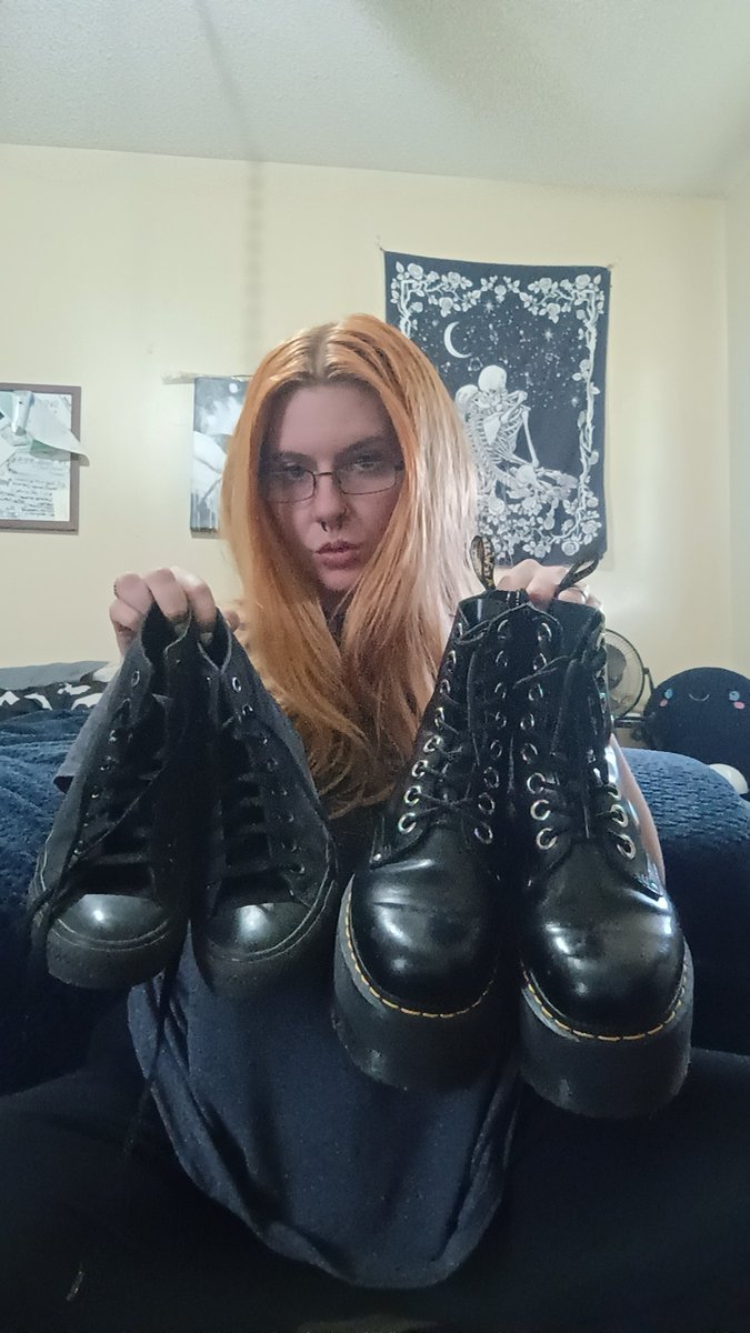 👣😈Mistress Twyla😈👣 tweet media