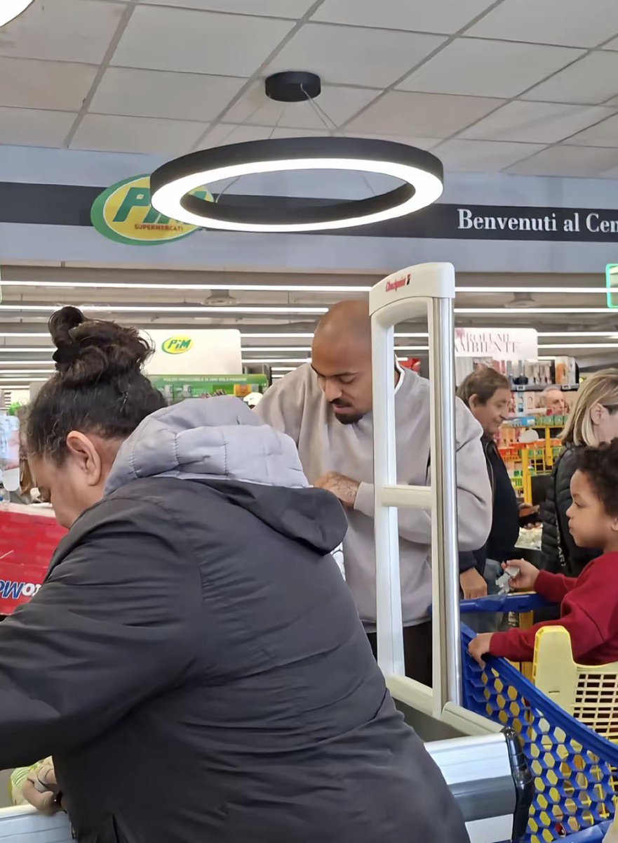 fra 🐺 tweet media