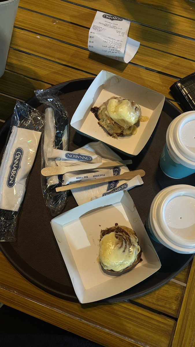 Manon ✶ tweet media