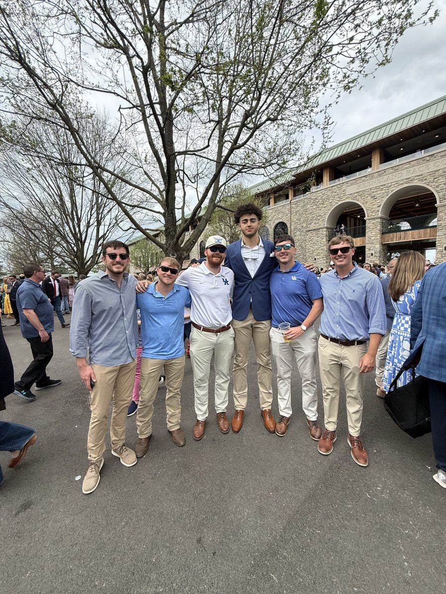 elishewmaker's tweet photo. @KySportsRadio Malachi told me he’s not coming back at Keeneland https://t.co/A55LmjgCuR